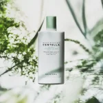 خرید ضدآفتاب تسکین‌دهنده و کنترل‌کننده چربی چای تریکا SPF50+ اسکین 1004