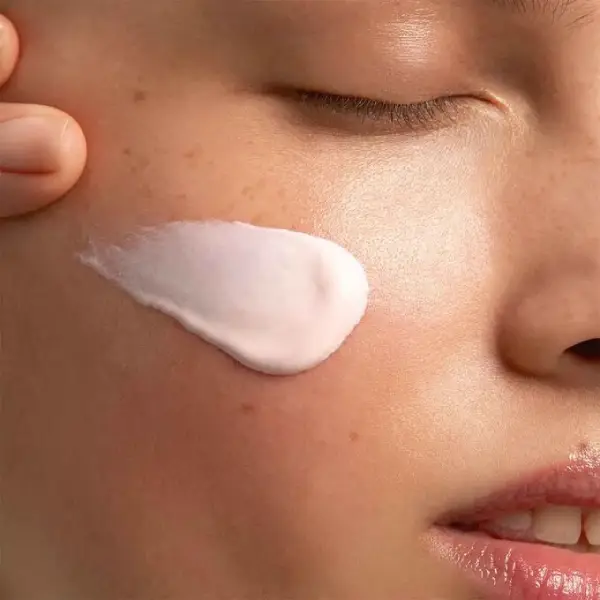 قیمت کرم ضدآفتاب و ضدآلودگی کلارنس رنگ Rose