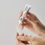 خرید کرم دور چشم ضدچروک و روشن‌کننده دکتر ملاکسین