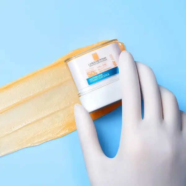 قیمت استیک ضدآفتاب ویتامینه آنتلیوس لاروش پوزای SPF50+